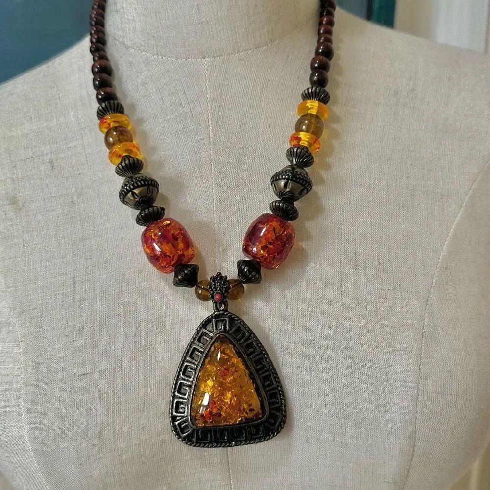 Amber tone and brown beaded pendant statement necklace